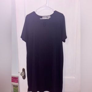 Short sleeve dress